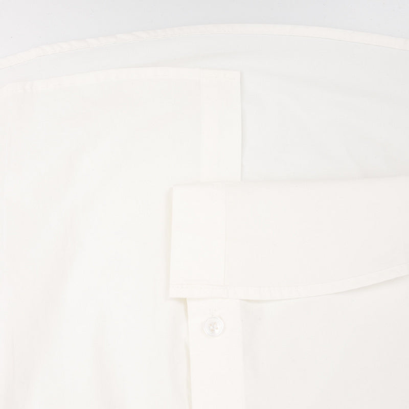 Texture and finish detail of Burberry luxury piece style No.027