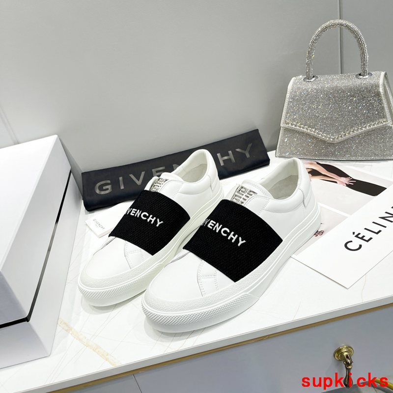 Givenchy shoes Style 037 - close-up of sleek modern silhouette