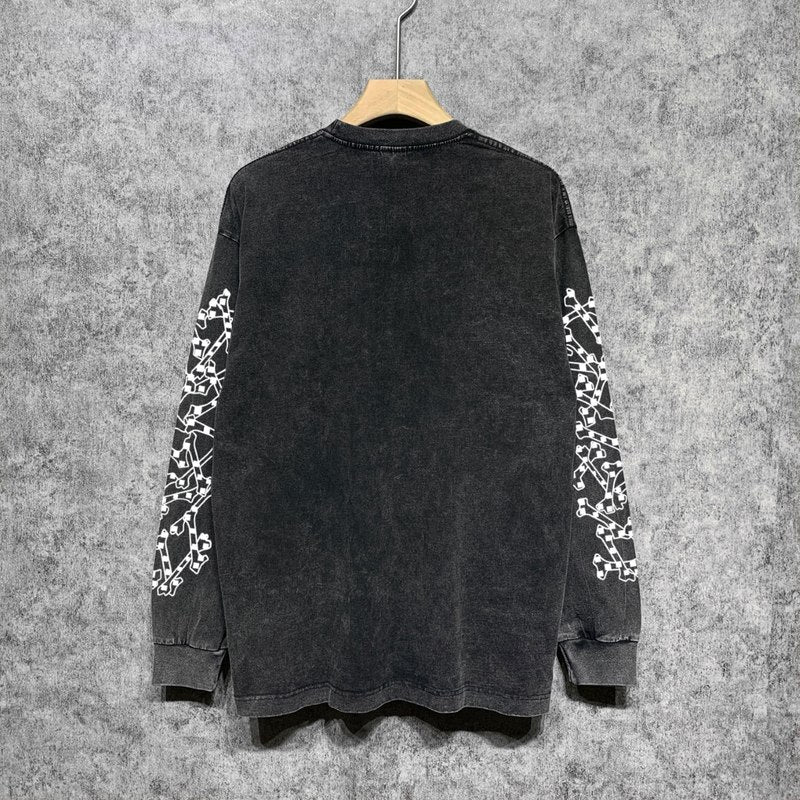 Full silhouette view of Amiri luxury piece style No.178
