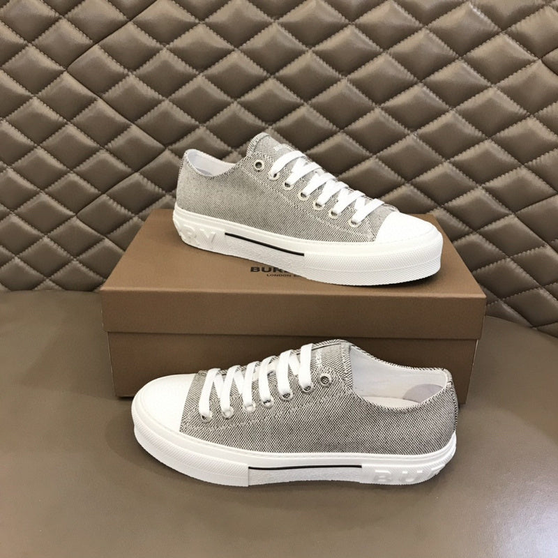 Burberry shoes Style 286 - packaging and accessories