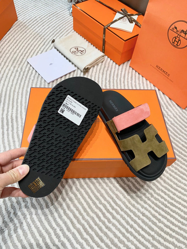 Hermès White Block Heel Sandals - Toe Detail View