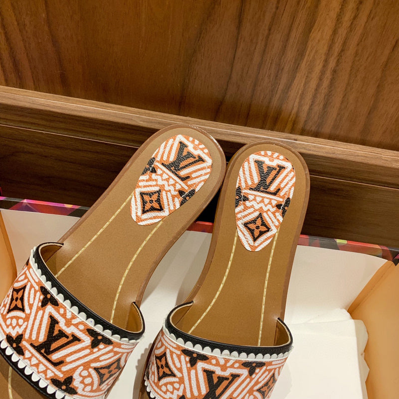 Front view of Louis Vuitton luxury piece style No.064