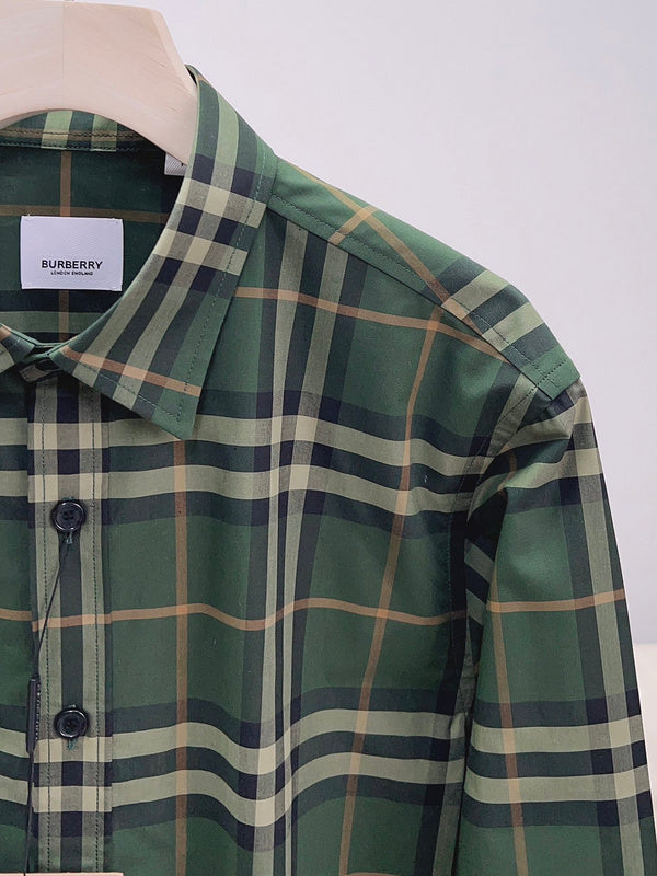 Back view of Burberry luxury piece style No.061
