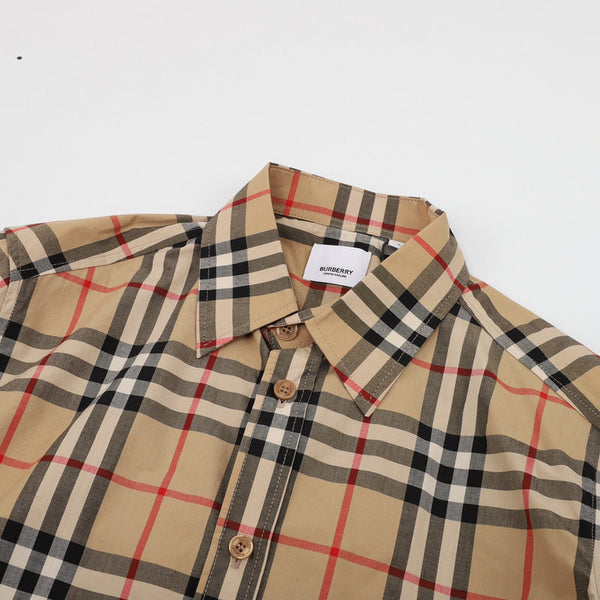 Back view of Burberry luxury piece style No.023