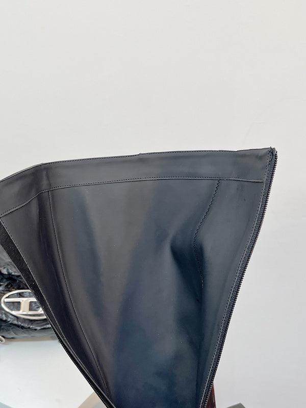 Full silhouette view of Saint Laurent luxury piece style No.027