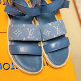 Back view of Louis Vuitton luxury piece style No.108