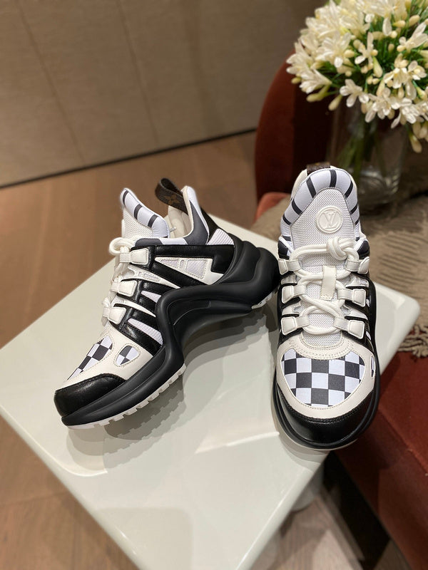 Louis Vuitton shoes Style 279 - top view showing design