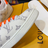 Front view of Louis Vuitton luxury piece style No.088
