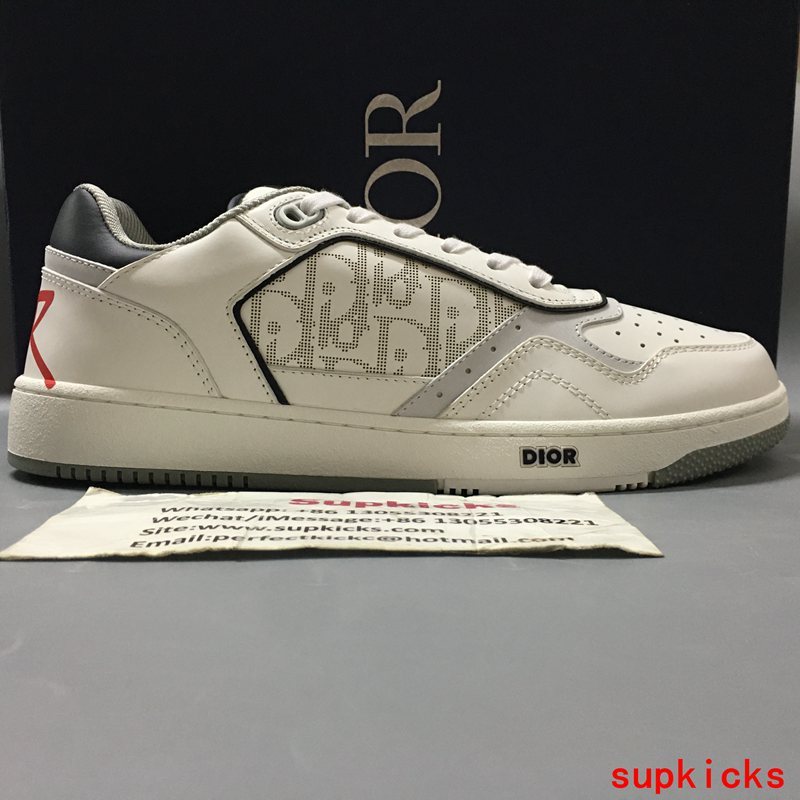 Dior shoes Style 040 - close-up of statement logo accent