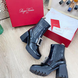 Back view of Roger Vivier luxury piece style No.079
