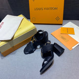 Texture and finish detail of Louis Vuitton luxury piece style No.050