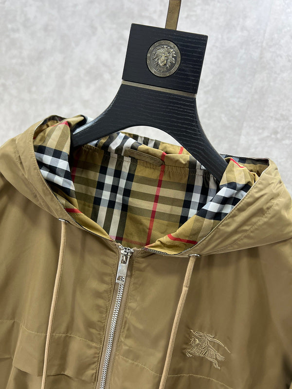 Back view of Burberry luxury piece style No.408