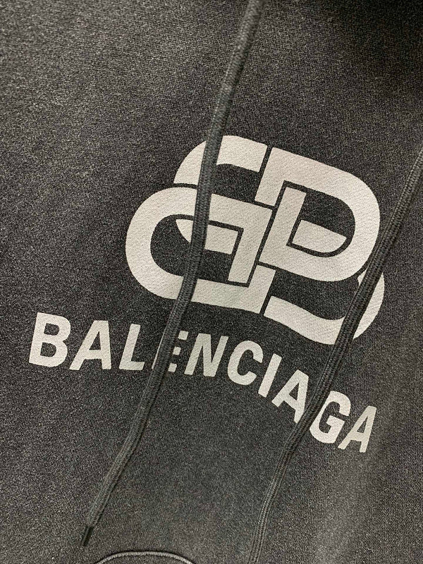 Three-quarter angle view of Balenciaga luxury piece style No.526