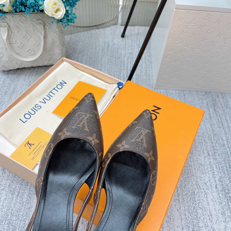 Louis Vuitton shoes Style 409 - texture and material detail