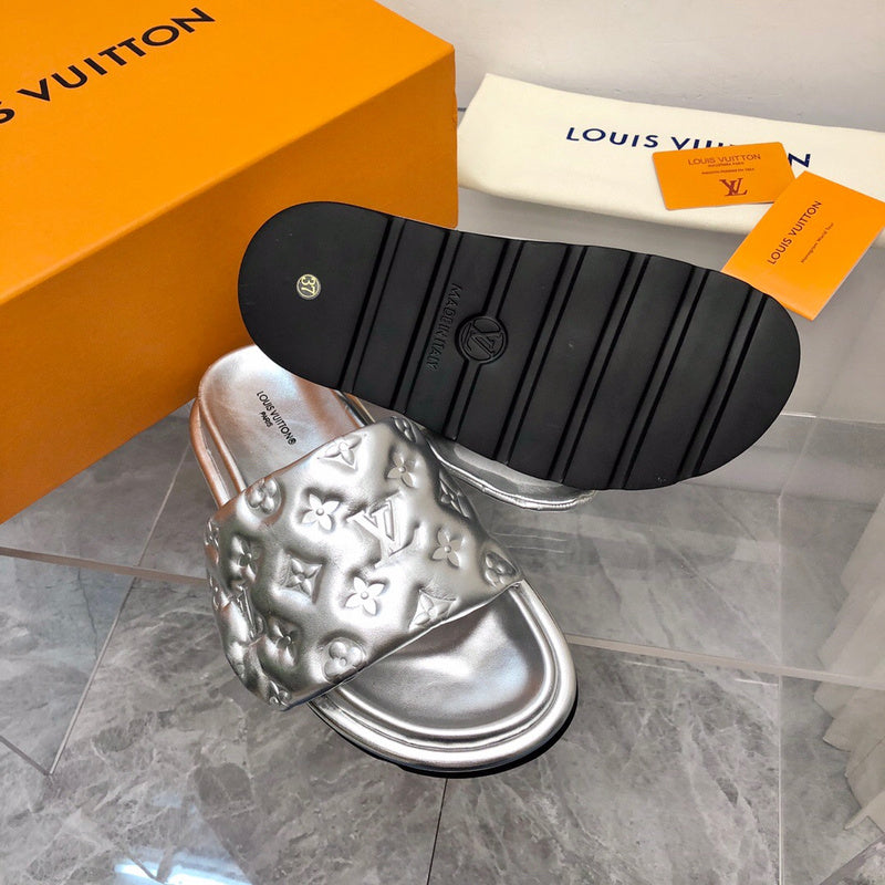 Louis Vuitton White Block Heel Pumps - Sole Detail View