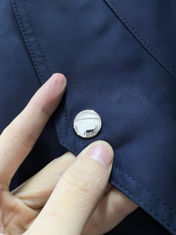 Styling view of Burberry luxury piece style No.551