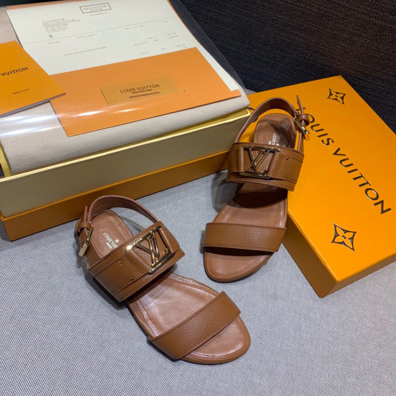 Full silhouette view of Louis Vuitton luxury piece style No.046