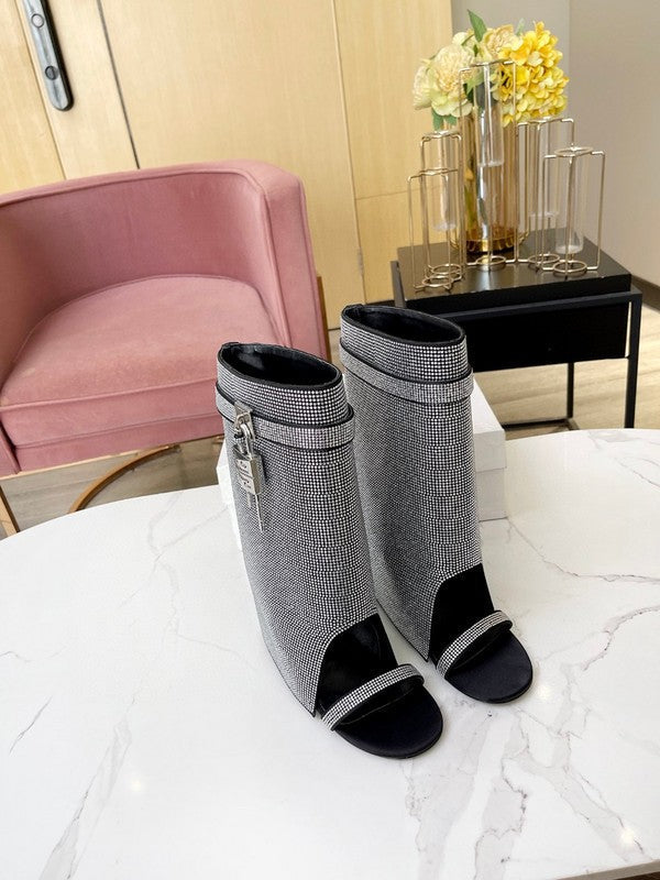 Givenchy shoes Style 139 - front view, elevated everyday design