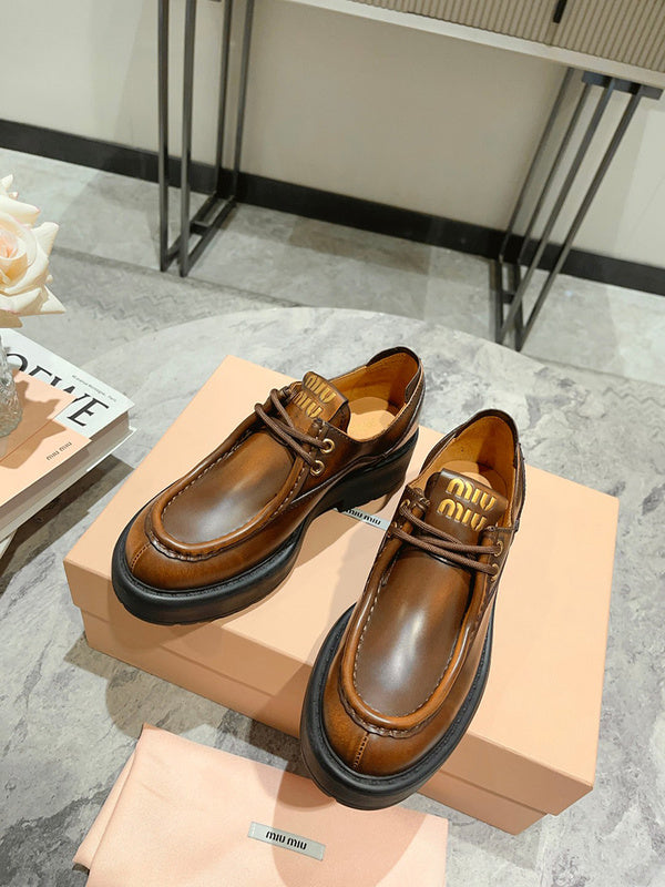 Front view of Miu Miu luxury piece style No.118