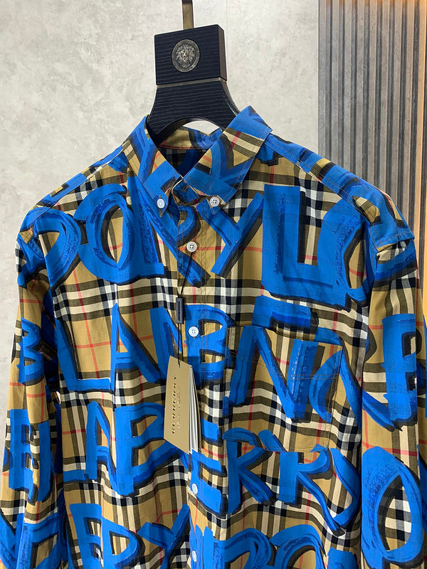Three-quarter angle view of Burberry luxury piece style No.009