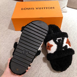 Louis Vuitton Tan Low-Top Sneakers - Heel Detail View