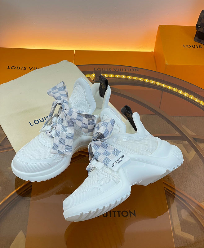 Louis Vuitton shoes Style 373 - back heel detail