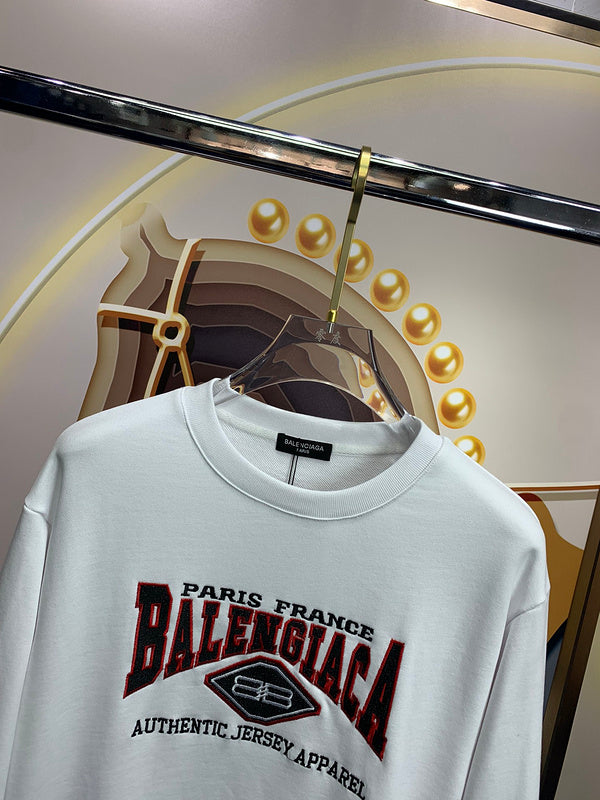 Three-quarter angle view of Balenciaga luxury piece style No.037