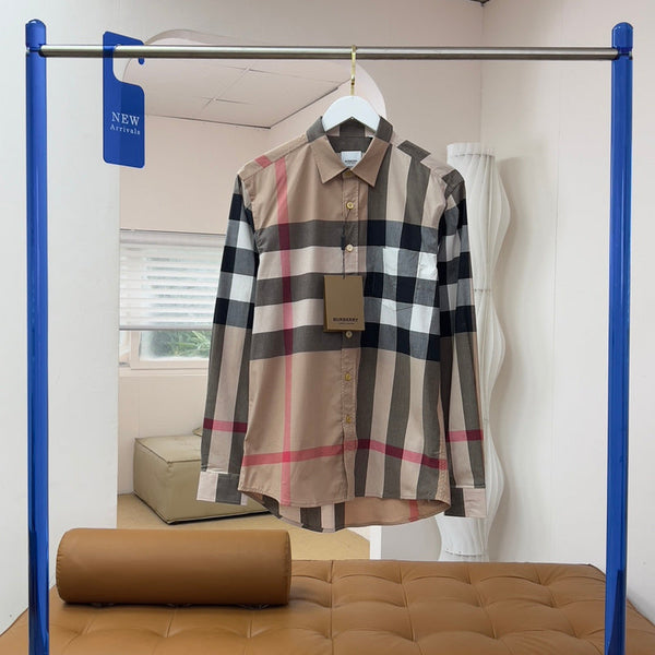 Back view of Burberry luxury piece style No.075