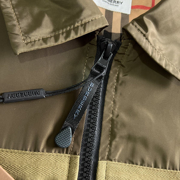 Three-quarter angle view of Burberry luxury piece style No.507