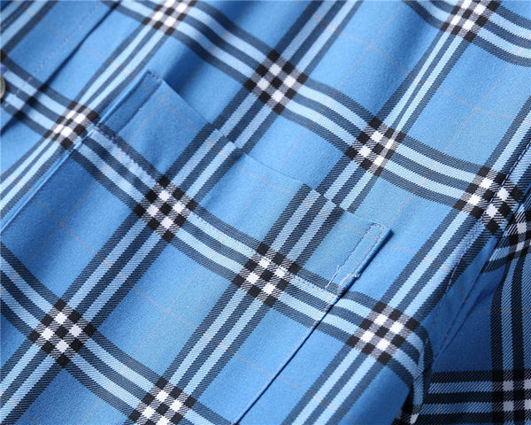 Three-quarter angle view of Burberry luxury piece style No.578
