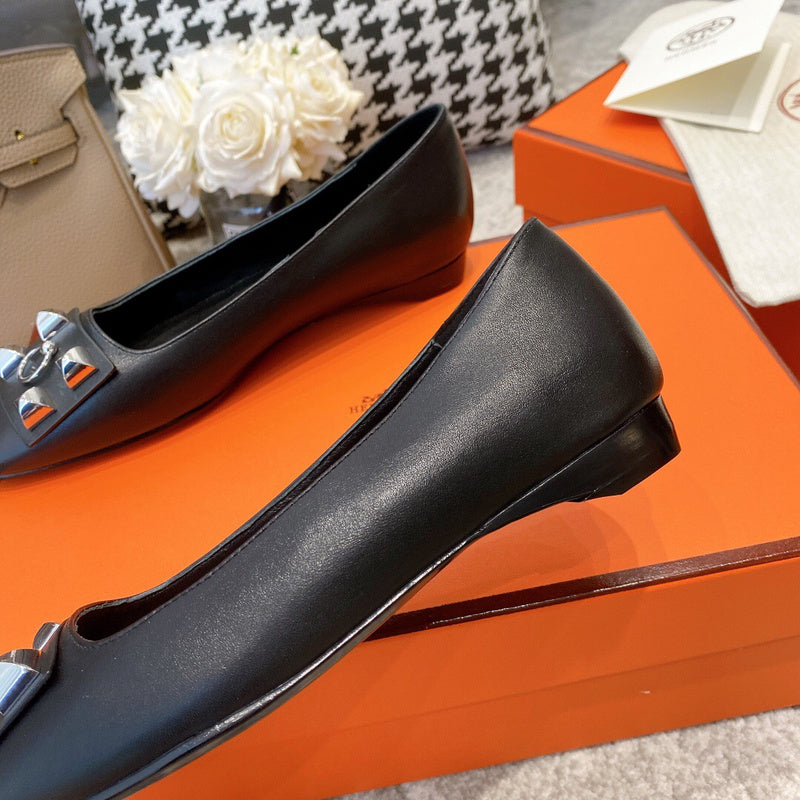 Hermes shoes Style 351 - top view showing design