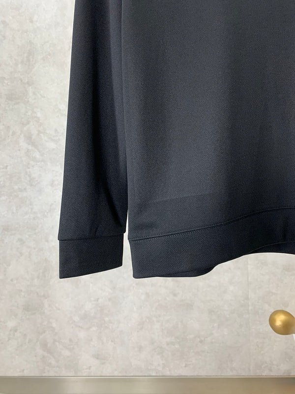 Styling view of Burberry luxury piece style No.008