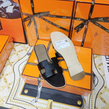 Hermès Grey Gladiator Sandals - Toe Detail View