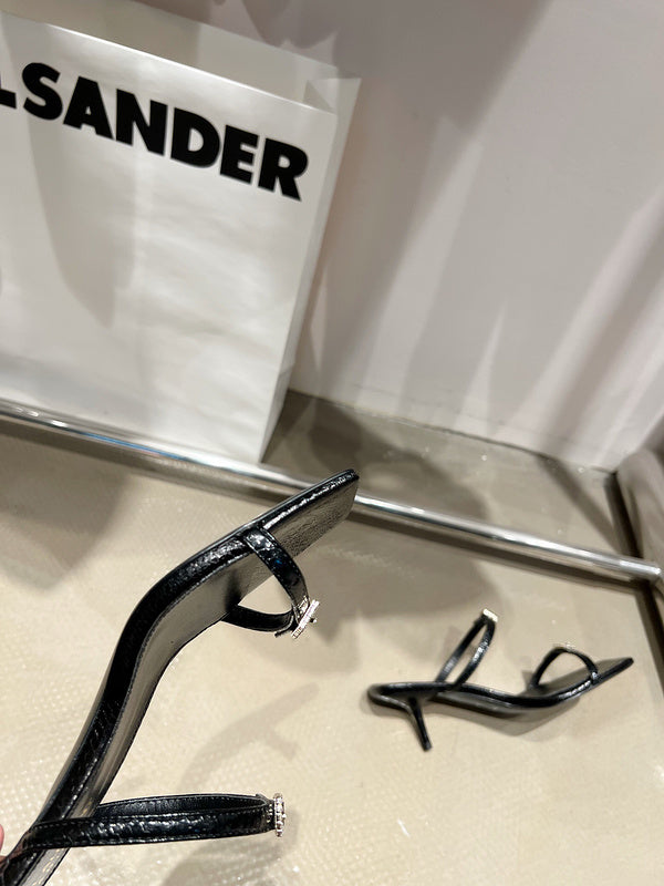 Three-quarter angle view of Saint Laurent luxury piece style No.116