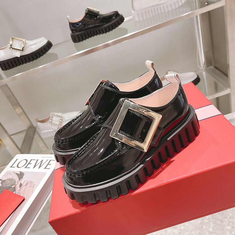 Close-up detail view of Roger Vivier luxury piece style No.055
