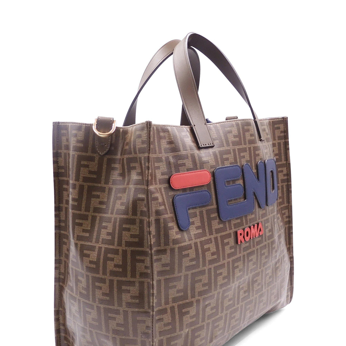 Mania premium bags detail and craftsmanship close-up