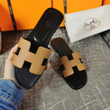 Hermès Black Gladiator Sandals - Side Profile View