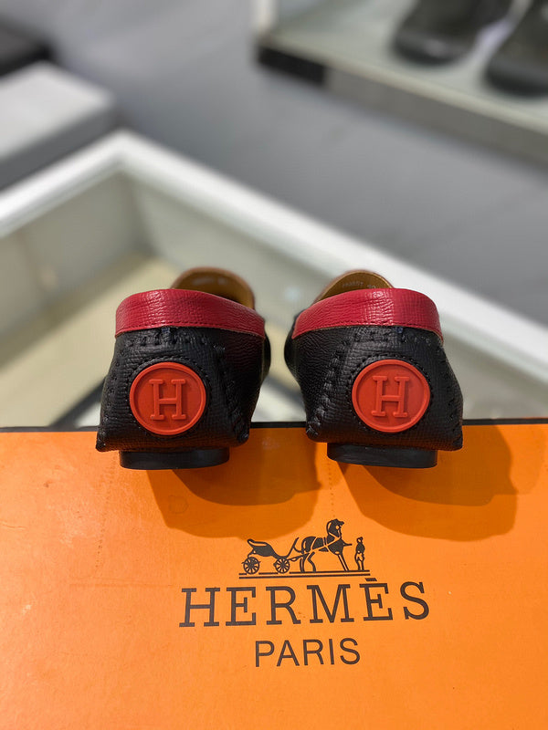 Hermès Black Chelsea Boots - Toe Detail View