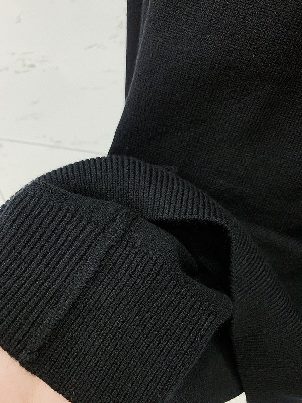 Styling view of Balenciaga luxury piece style No.071