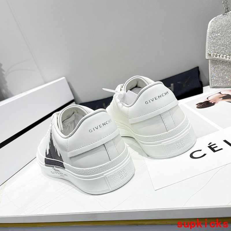 Givenchy shoes Style 046 - top view showing design