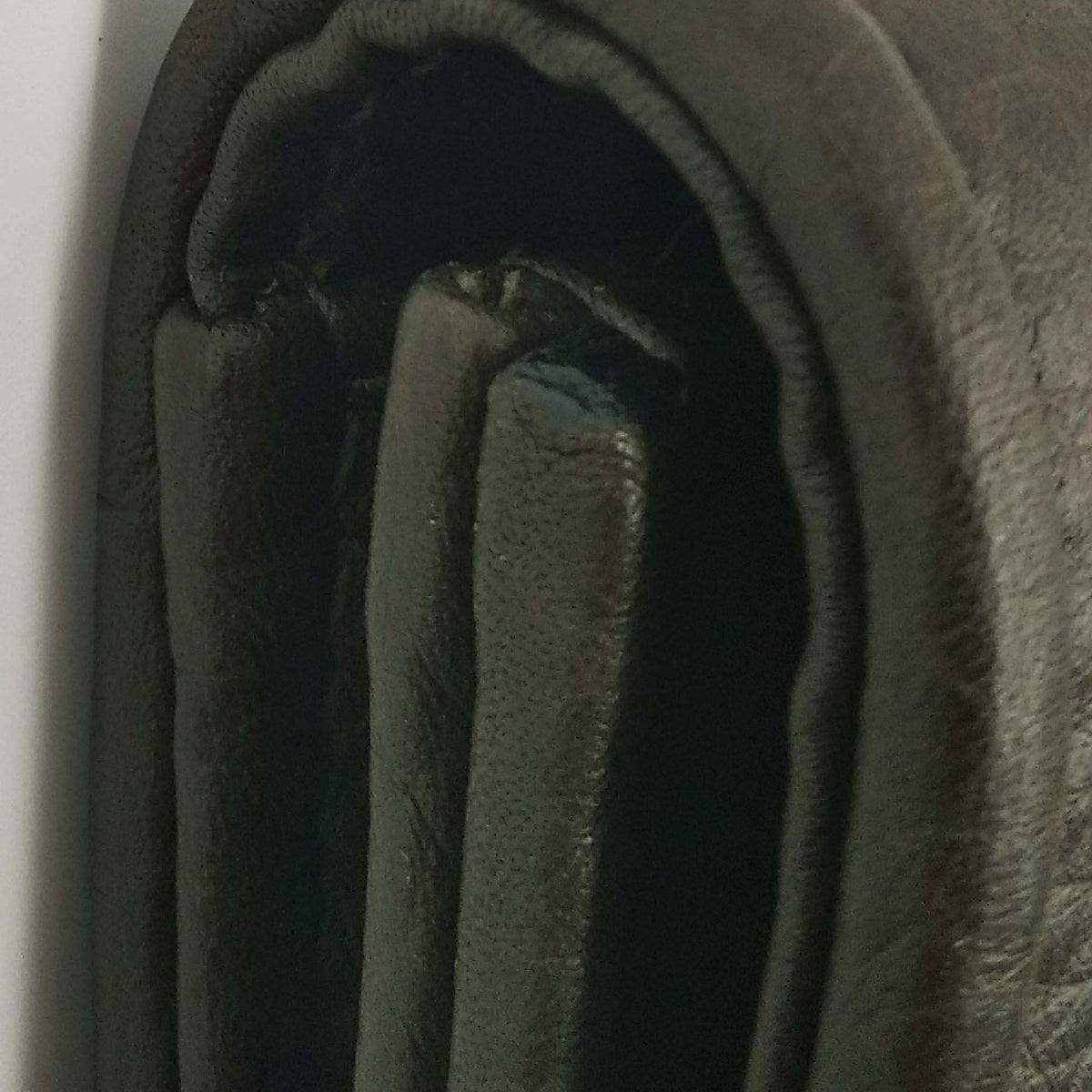 Close-up of 1973 bags hardware and fine stitching