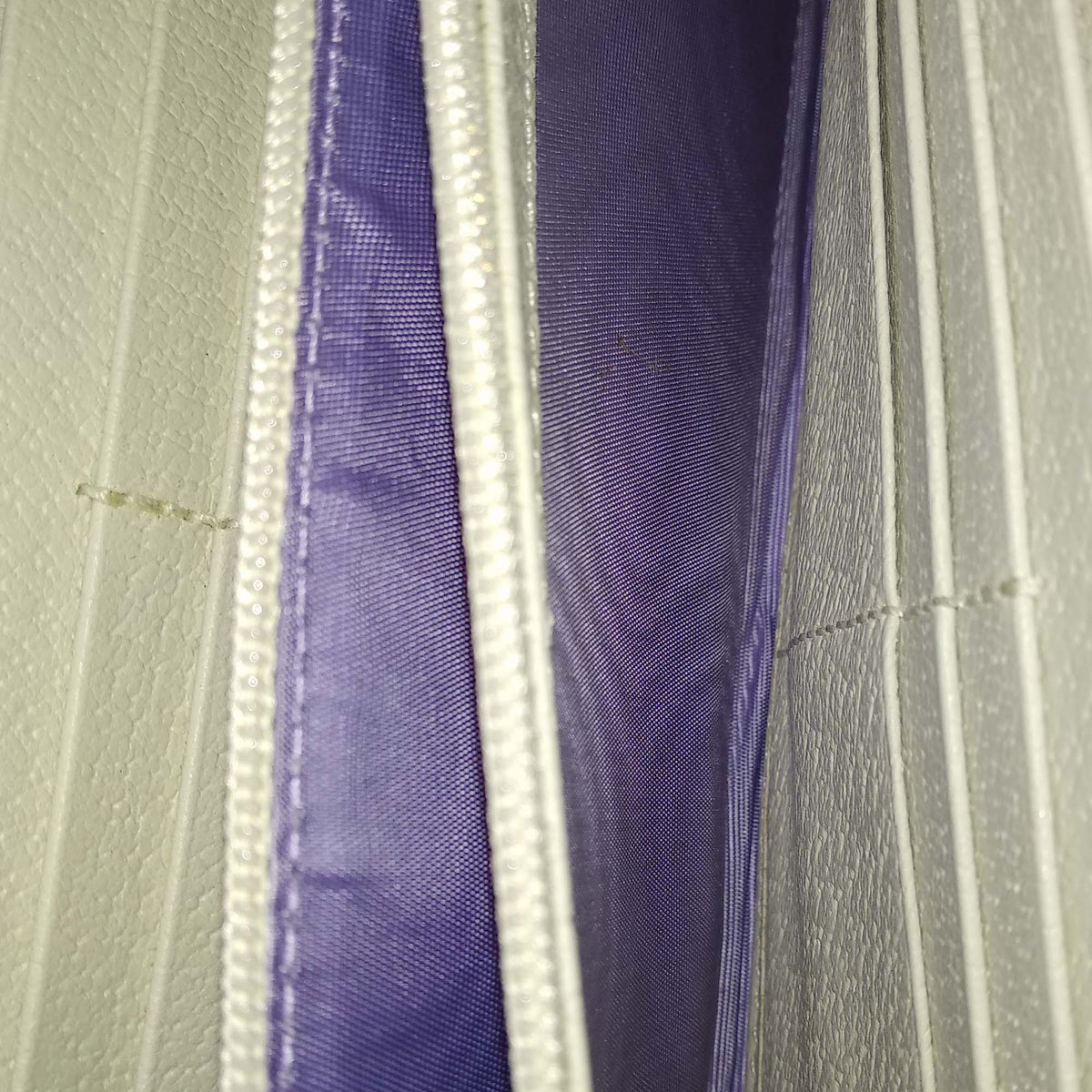 Flora premium bags detail and craftsmanship close-up