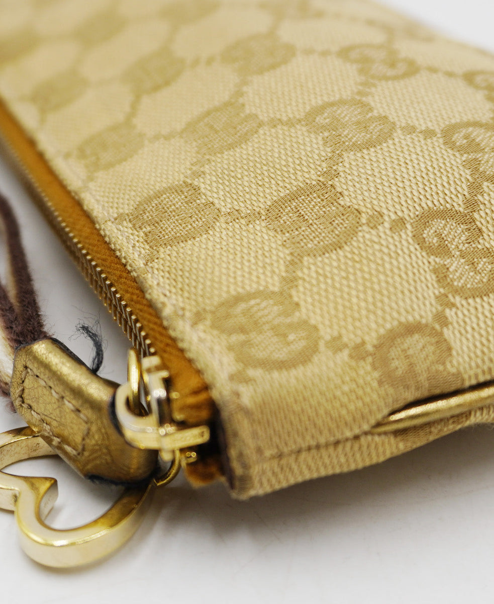 Close-up of GG bags hardware and fine stitching