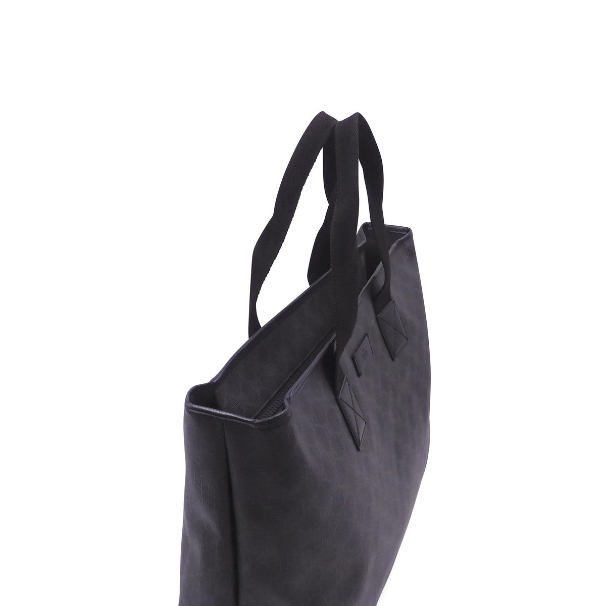 Close-up of GG bags hardware and fine stitching