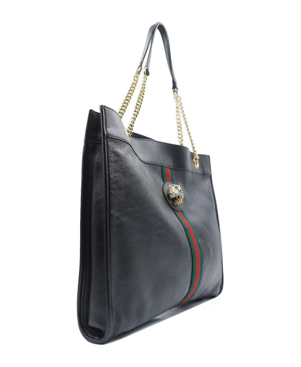 Maxi premium bags detail and craftsmanship close-up