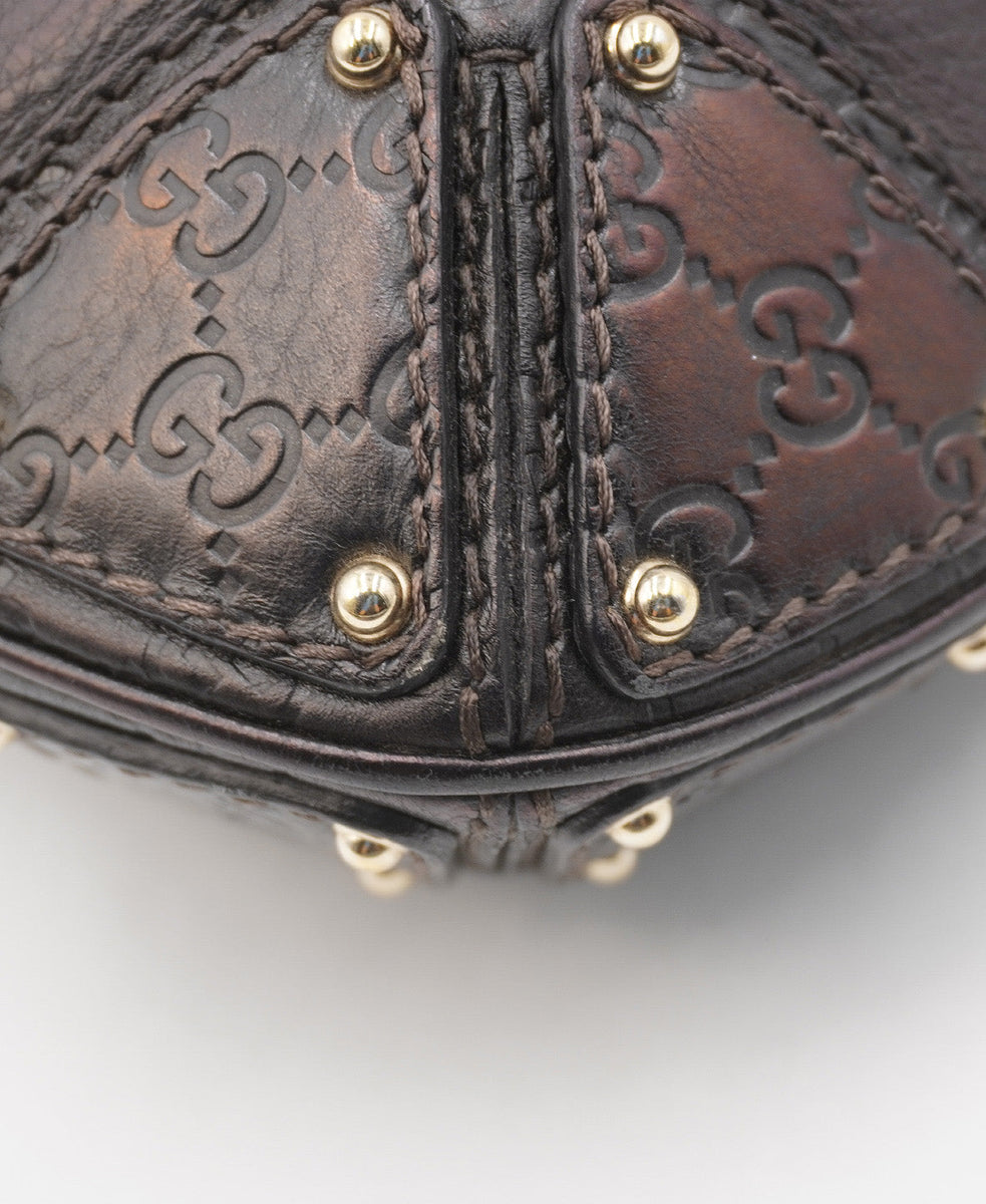 Medium premium bags detail and craftsmanship close-up