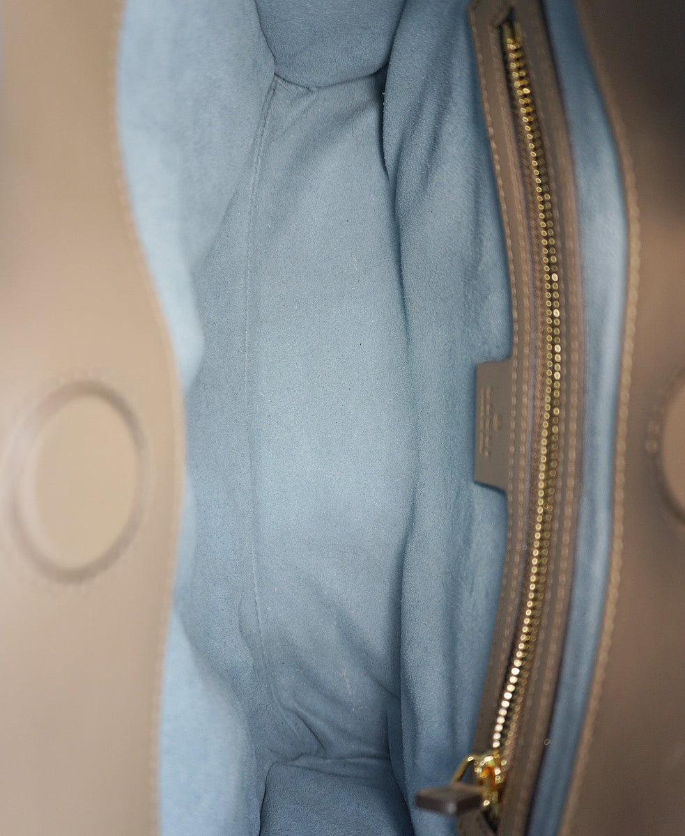 Medium bags lifestyle shot premium designer piece