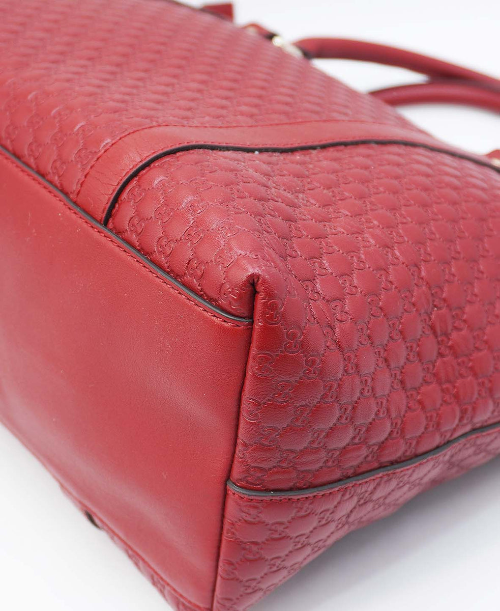 Close-up of Gucci bags hardware and fine stitching