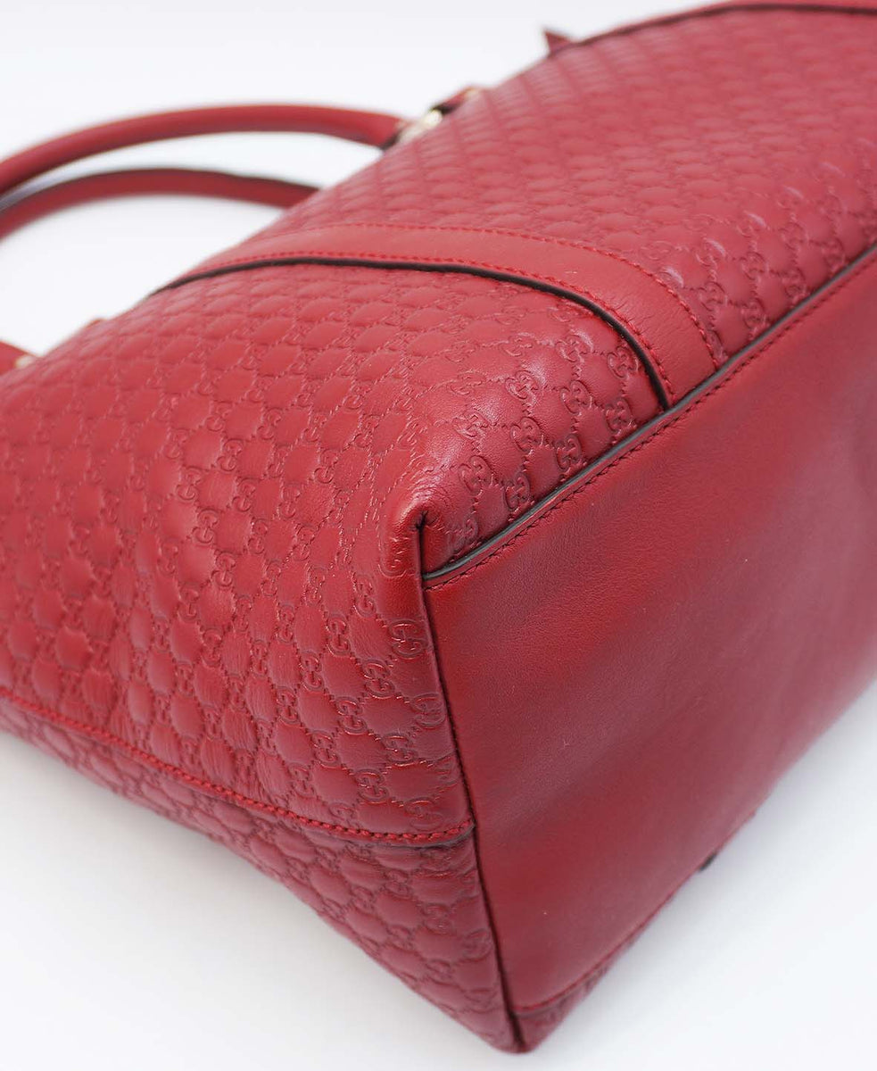 Close-up of Gucci bags hardware and fine stitching