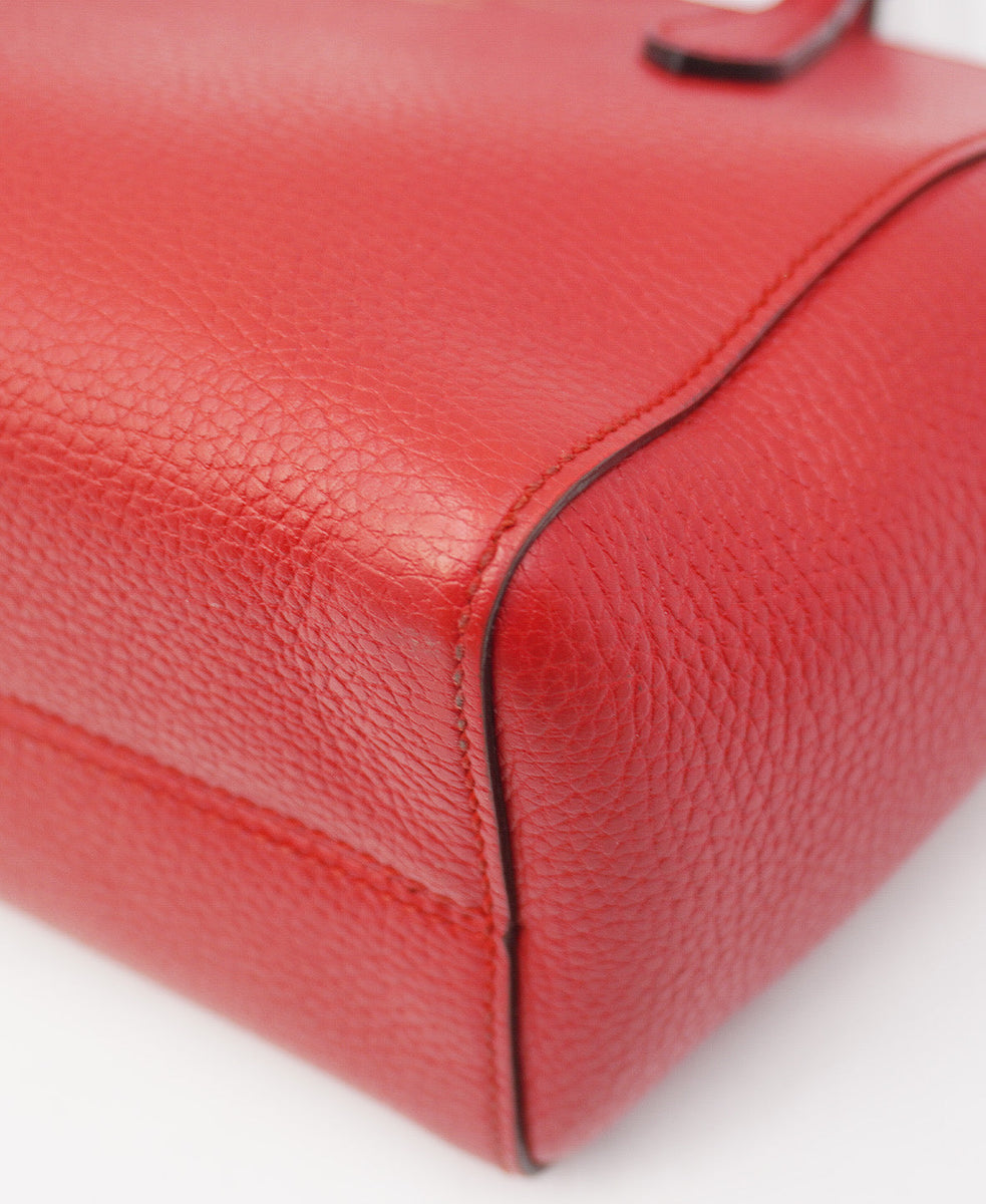 Mini premium bags detail and craftsmanship close-up